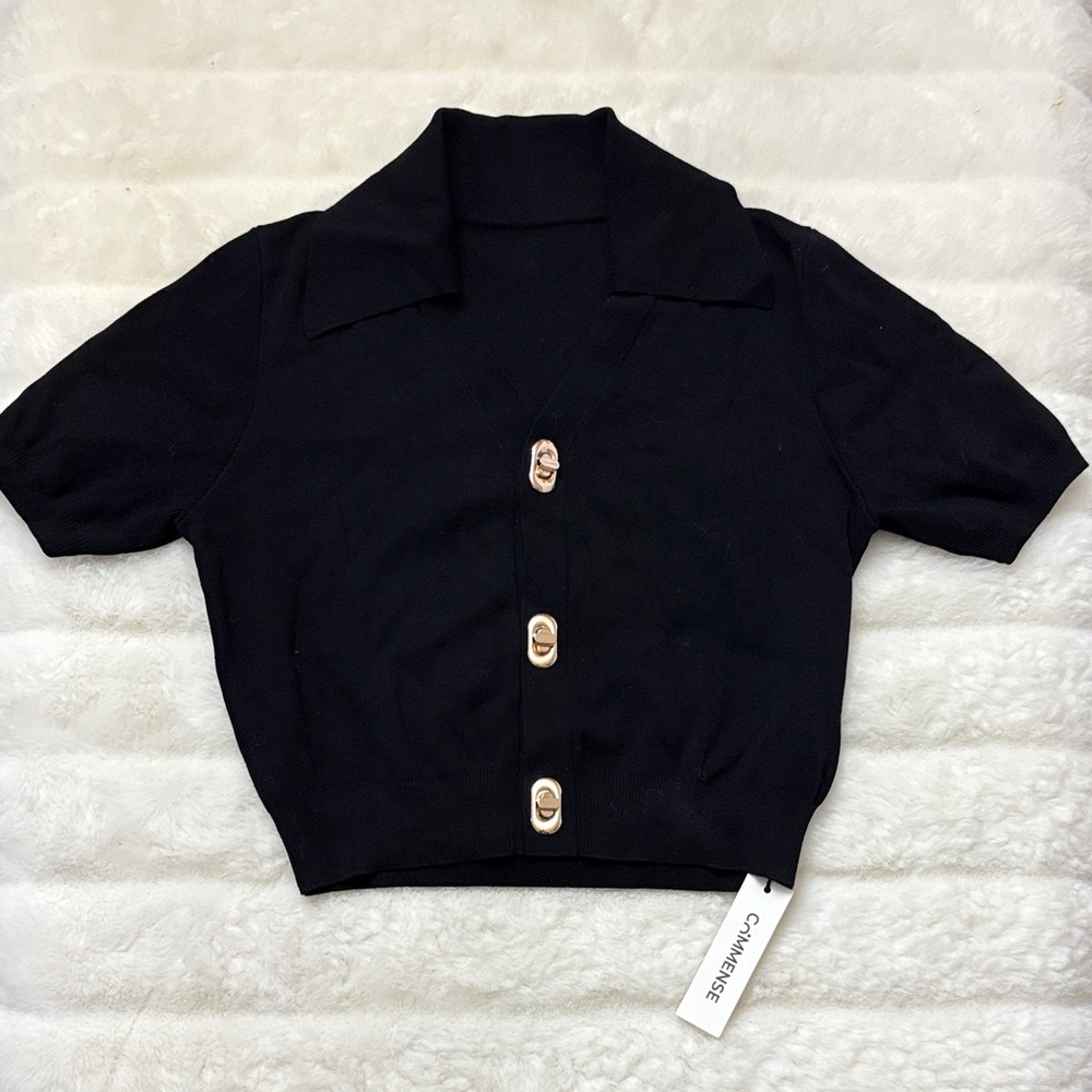 Commense gold buckle detail crop collar top